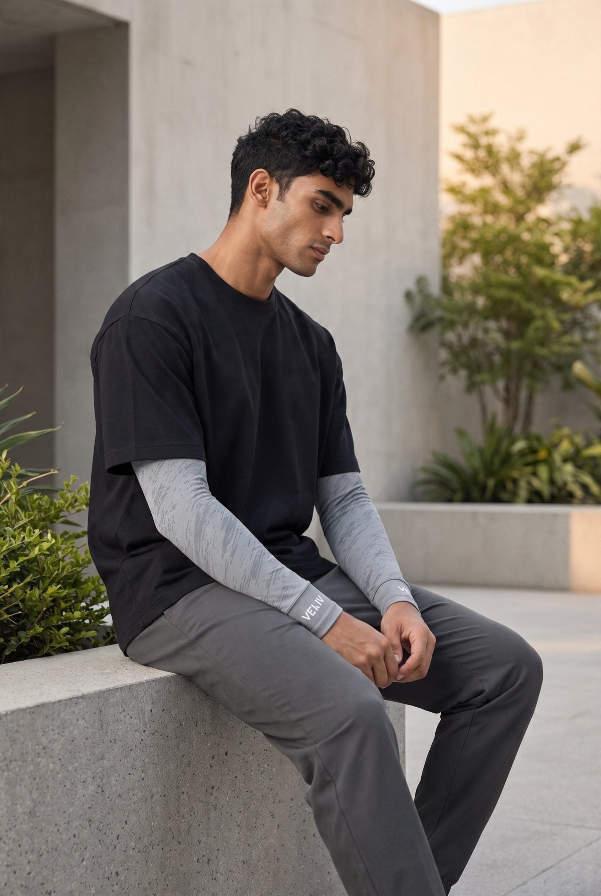 Arm sleeves or a UV jacket: which do you need?